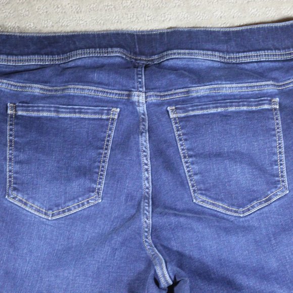 Torrid Size 2S Lean Jean Super Soft Blue Jeans - Picture 4 of 7